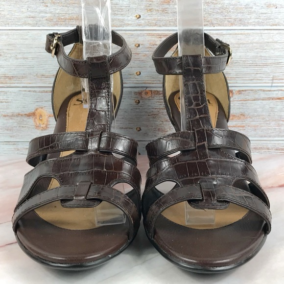 New listing!! Sofft Heeled Ankle-strap Sandal Brown Crocodile Embossed Leather - Picture 3 of 10